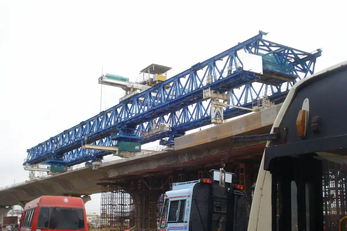 Bridge erecting machine operation