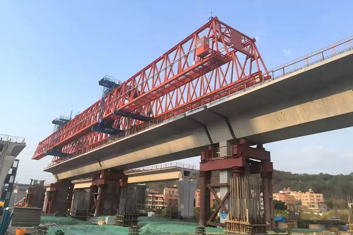 Bridge erecting machine operation