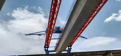 Comissionamento bem-sucedido de pórtico de lançamento de ponte de 200 toneladas na Indonésia.