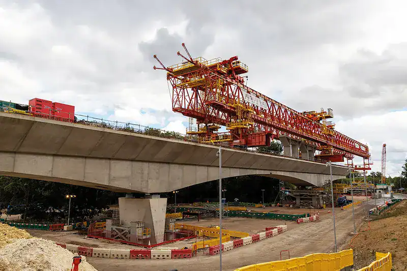 bridge launching gantry