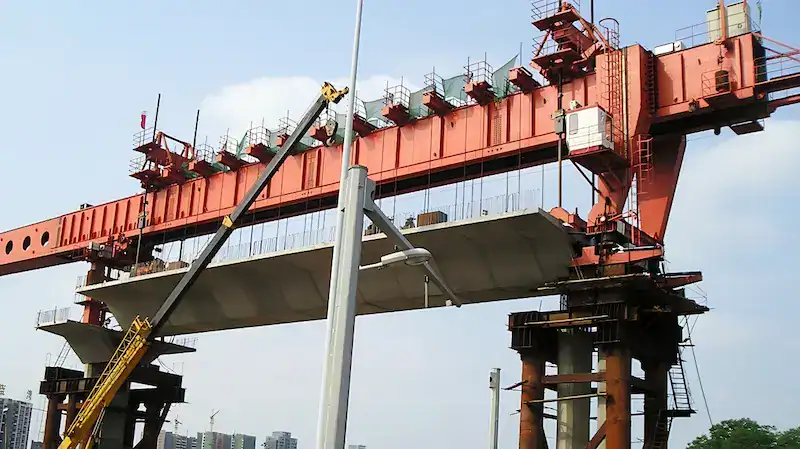 Transverse trolley travel (cross-beam positioning)