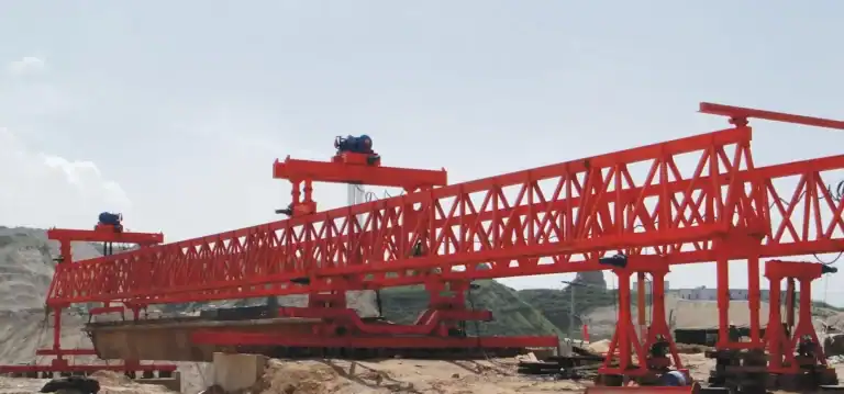 Успешно отправлена 220-тонная пусковая установка для балок моста HSBRIDGE для строительства моста в Цзюцзяне.